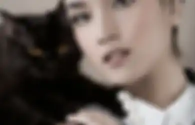 2 Inspirasi Riasan Mata Cat Eye, Riasan Mata Favorit Sepanjang Masa