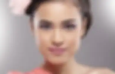 Cantik! 3 Inspirasi Riasan Orchid Color 