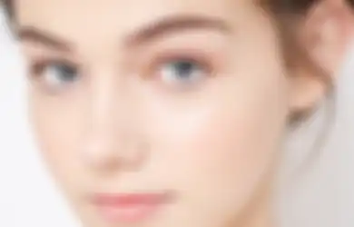 Tutorial Menyembunyikan Lingkar Hitam Di Mata Pakai Concealer