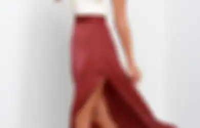5 Inspirasi Model Rok yang Bisa Kita Pakai Saat ke Prom