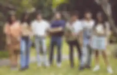 Mau Bergaya Ala Anak 90an? Inilah Item Fashion yang Tren di Tahun 1990