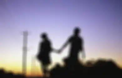 6 Hal yang Harus Kita Tanyakan ke Diri Sendiri Sebelum Memutuskan Buat LDR