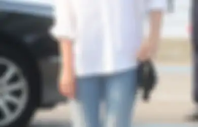 4 Gaya Airport Fashion Ala Kim Ji Won yang Bisa Kita Tiru untuk Sehari-hari 