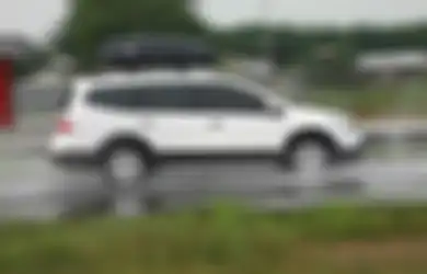 Cara Mengantisipasi Aquaplaning Dijalan Tol Saat Hujan, Perhatikan