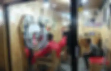 Obat Ganteng di Maiden Barber Rock