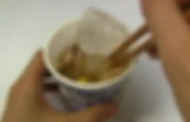 Cuma di Jepang Mi Instan Bisa Dimakan Pake Es Batu, Rasanya Juga Seger! | HAI & Japan