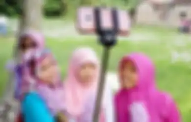 Liburan? Jangan Lupa Simak 7 Tips Ber-Selfie yang Aman Ini