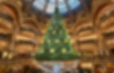 10 Pohon Natal Terbesar di Dunia 2015 (1)