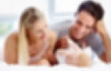Ini Perbedaan Cara Berbicara Ibu dan Ayah