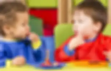 Makan Belepotan Pertanda Anak Pintar