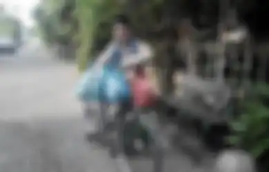 Asrori, Guru yang Bersedekah 150 Nasi Bungkus Setiap Hari Jumat