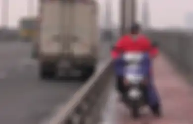 Chen Si, 13 Tahun Menyelamatkan 300 Orang yang Hendak Bunuh Diri di Jembatan Nanjing