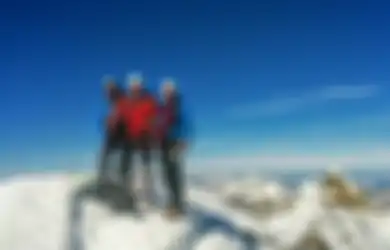 Jamie Andrew Membuat Sejarah sebagai Orang Tanpa Tangan dan Kaki Pertama yang Berhasil Mendaki Gunung Matterhorn