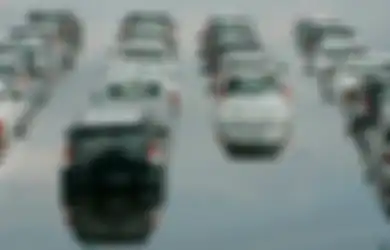 Mobil Kemasukan Air saat Banjir? Lakukan Hal Ini Secepat Mungkin