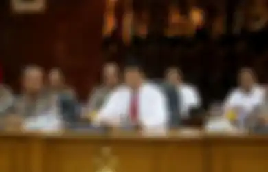 Status Tersangka Bukan Kartu Mati, Ahok Bisa Menangi Pilkada DKI 2017