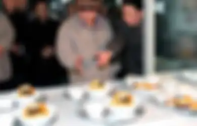 Duh, Betapa Esentriknya Kebiasaan Makan 9 Diktator Kejam Ini (1)