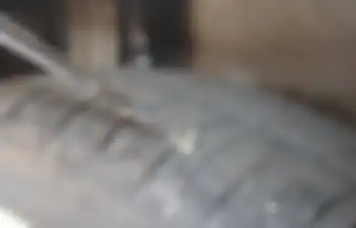 Benarkah Kerikil yang Terselip di Ban Sebabkan Kebocoran?