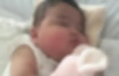 Kisah Zariah, Bayi Prematur yang Lahir di Usia 6 Bulan dan Berhasil Bertahan Hidup hingga Ulang Tahun Pertamanya (3)