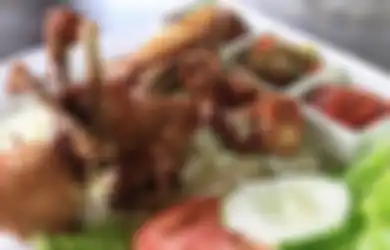Bebek Goreng Warung Bendega: Empuknya Bebek Goreng Bumbu Bali