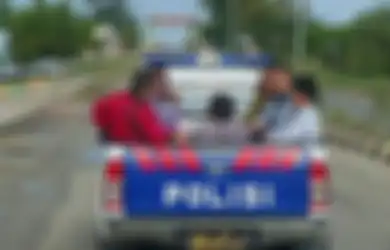 Aksi Nyentrik Menteri Susi Terbaru: Sarapan di Warung Bakso dan Keliling Kota di Bak Mobil Pikap
