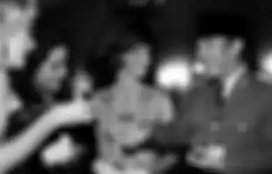Saat Bung Karno Terpikat Pramugrari Cantik: 'Aslinya Lebih Cantik dari Lukisan!'