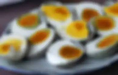 Suka Telur Asin? Yuk, Membuat Telur Asin yang Lezat Sendiri. Ini Resepnya!