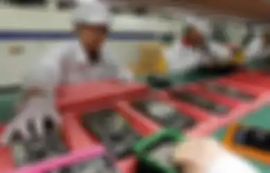 Pabrik Pembuat iPhone mulai Mengganti Pekerjanya dengan Robot