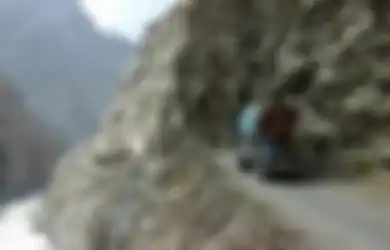 Jalan-jalan di Pakistan: Suguhan Sop Hangat Daun Ganja dan Obat Flu yang Dibayar dengan Batu Mulia