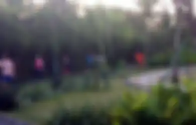 Berlari di Taman Jogging Sepulang Kerja