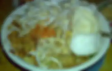 Krenyes.. krenyes Bubur Ayam Mang Den