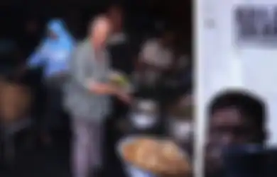 Makan Gudeg Tengah Malam di Dapur