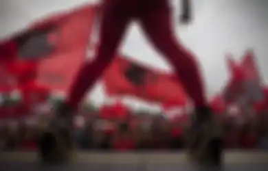 Politik Kembali Panas, Geram Lihat Foto dan Video Bendera PDIP Dibakar Ormas, Megawati Soekarnoputri Perintahkan Kader Banteng Moncong Putih Lakukan Hal Ini