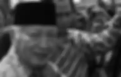 Bikin Pengawalnya Ketar-ketir, Beginilah Cara Soeharto Menghadapi Sniper yang Mengincar Nyawanya, Bersikukuh Tak Mau Kenakan Helm dan Rompi Pengaman