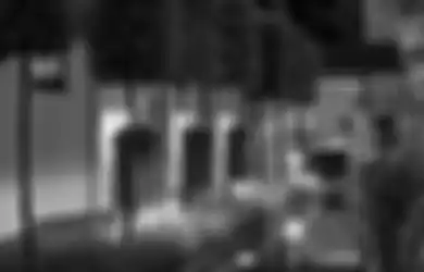 Harus Aman dari Pengaruh Cuaca Begini Cara Menginstal Lampu Taman