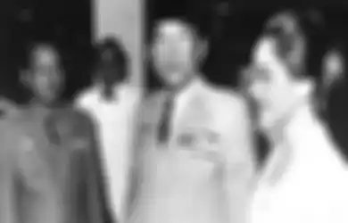 Soeharto Usir Bung Karno Usai Turunnya Supersemar : Segera Tinggalkan Indonesia Atau Undurkan Diri Sebagai Presiden