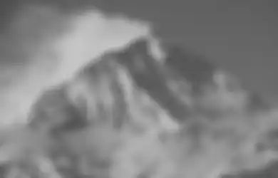 Puluhan Tahun Terkubur di Gunung Everest, Sejumlah Mayat Pendaki Tiba-tiba Muncul ke Permukaan dan Buat Warga Kebingungan