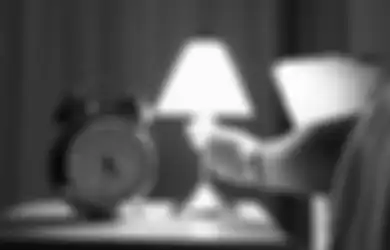 Nyenyak Lahir Batin, Ini Alasan Mengapa Harus Meletakkan Lampu di Sisi Tempat Tidur!