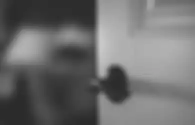 Menutup Pintu Kamar Saat Tidur Ternyata Bisa Selamatkan Nyawa dari Kebakaran! Ini Alasannya