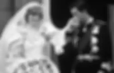 Sudah Bukan Suami Tapi Rela Langgar Perintah Ratu Elizabeth II Demi Mantan Istrinya, Ini Perjuangan Terakhir yang Dilakukan Pangeran Charles demi Ibu dari Anak-anaknya, Padahal Putri Diana Sudah Terbujur Kaku Jadi Mayat di Negara Tetangga