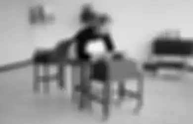 Furnitur Ini Cocok Buat Kamu yang Suka Bekerja di Tempat Tidur!