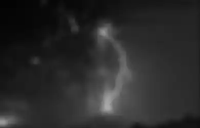 Ini Sebabnya Mengapa Anak Krakatau dan Gunung Berapi Lainnya Ketika Meletus Disertai Gemuruh Petir