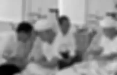 Jokowi Jenguk Ustadz Arifin Ilham Sampai Bungkukkan Badan, Ini Dia Pesan yang Disampaikan!