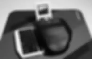 YouTuber Kreatif Membuat Mouse Yang Diisi Dengan Komputer Mini