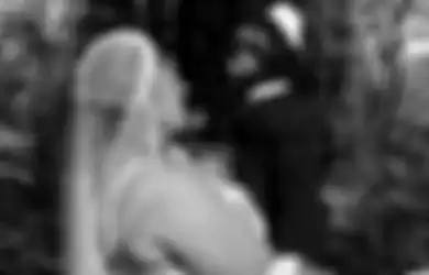 Kisah Cinta Tak Biasa, Gadis Ini Putuskan Menikah dengan Boneka Zombienya Setelah 4 Tahun Jalin Hubungan
