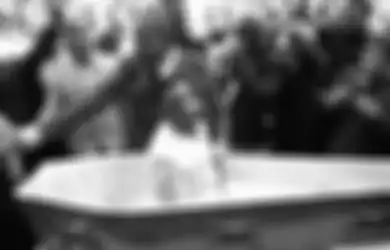 Sebuah Video Perlihatkan Pendeta Hidupkan Orang Mati, Pengelola Pemakaman Berang