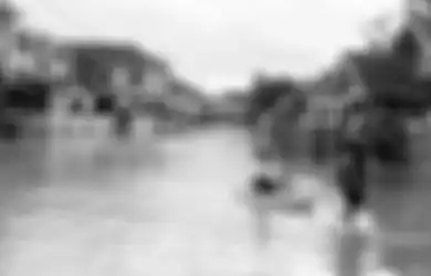Jika Banjir Kembali Datang Amankan Furnitur dan Kemasi Barang, Ini Trik Lengkapnya!