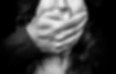 Hanya Karena Melahirkan Bayi Perempuan, Seorang Suami Tega Cekik Istrinya Sendiri Hingga Tewas