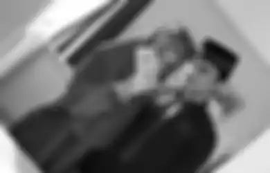 Ceritakan Pesan Ayahnya Sebelum Wafat, Ternyata Anak Pertama Arifin Ilham Miliki Hunian yang Bertabur Bunga
