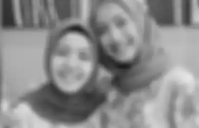 Jadi Single Parent, Desy Ratnasari Terlihat Kompak dengan Putri Cantiknya, Bak Pinang Dibelah Dua