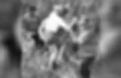 Bukan Hoax, Wanita Korban Kecelakaan Ini Tetap Sehat Usai Diselamatkan, Nahas, Polisi yang Menggendongnya Justru Masuk Rumah Sakit Karena Dipukuli Istrinya yang Cemburu